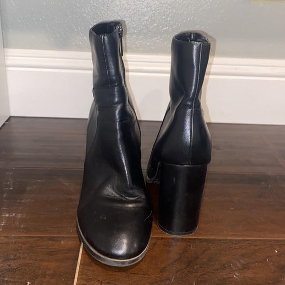 Black boots with heel - Picture 2 of 3